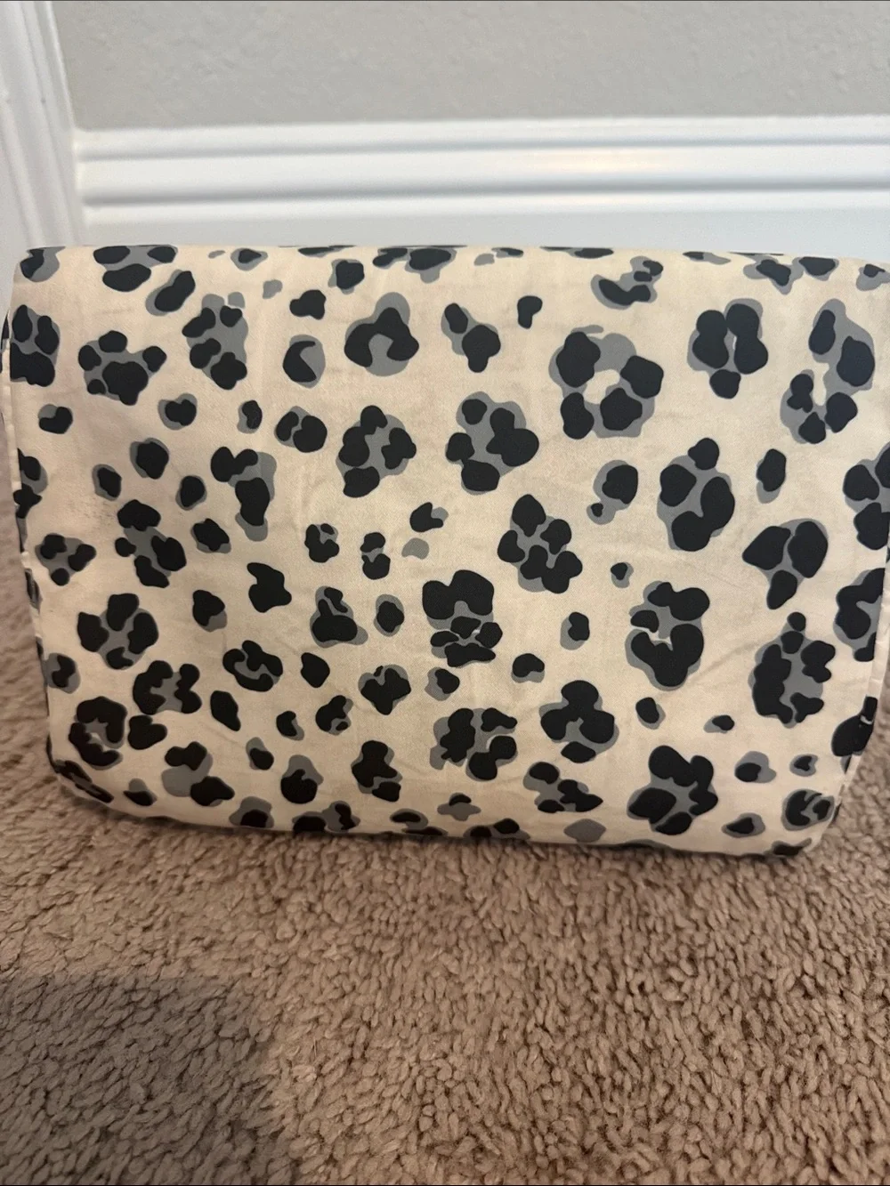 SCOUT Eloise Insulated Lunch Tote Black Gray Leopard Cream